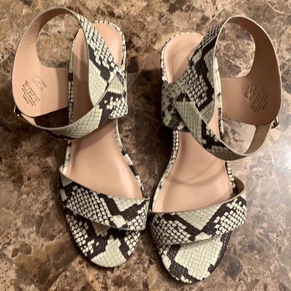 In every story NWT sandal, 8W - Picture 2 of 5